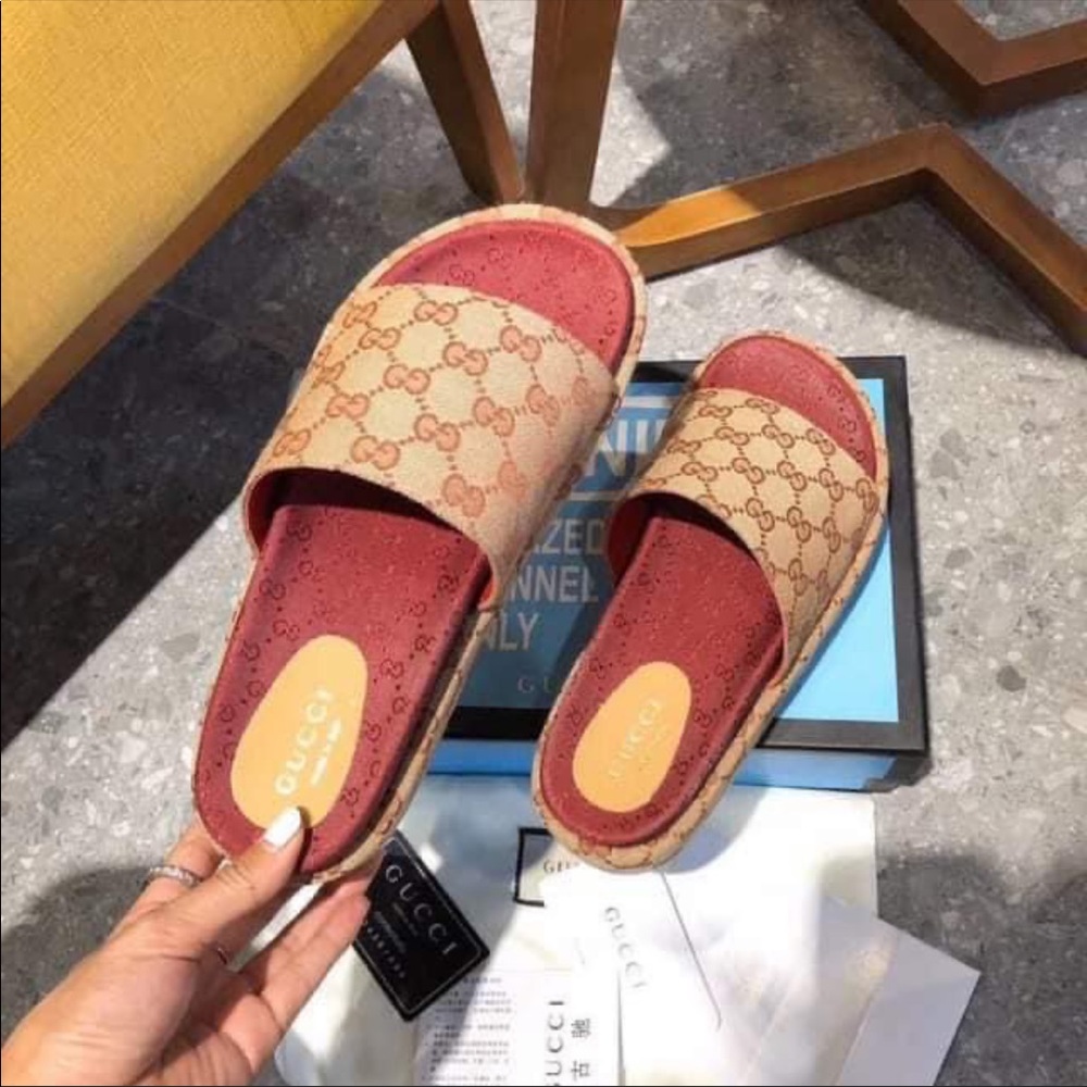 Gucci Original GG Slide Sandal